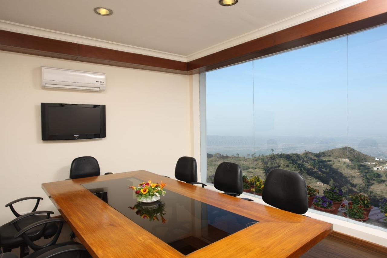 فندق Timber Trail Heights & Terraces-Cable Car Escape Parwanoo المظهر الخارجي الصورة